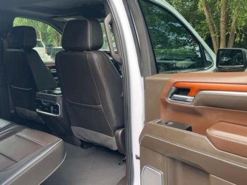 Used 2023 GMC Sierra 1500 Denali w/ Denali Reserve Package AWD/4WD image 12