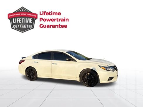 Used 2018 Nissan Altima 2.5 SR w/ SR Midnight Edition FWD image 10
