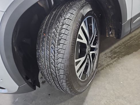 Used 2025 Mercedes-Benz GLA 250 image 34