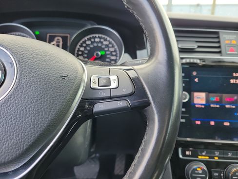 Used 2018 Volkswagen Golf SEL FWD image 23