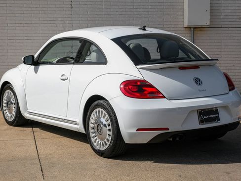 Used 2016 Volkswagen Beetle 1.8T SE FWD image 9