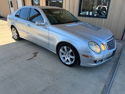 Used 2007 Mercedes-Benz E 350 Sedan image 2