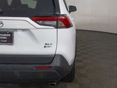 Used 2025 Toyota RAV4 XLE AWD/4WD image 14