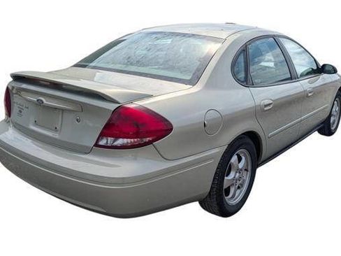 Used 2005 Ford Taurus SE FWD image 5