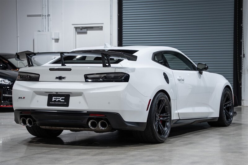 Used 2018 Chevrolet Camaro ZL1 RWD image 15