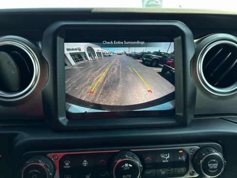 Used 2020 Jeep Wrangler Unlimited Sahara AWD/4WD image 47