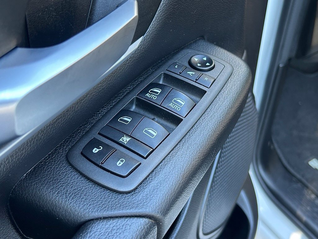 Used 2021 RAM 1500 Big Horn RWD image 31