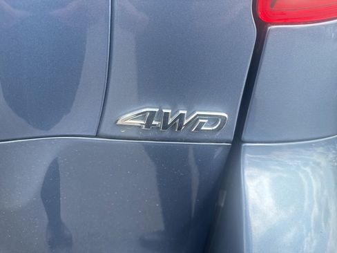 Used 2011 Toyota RAV4 4WD w/ Upgrade Value Pkg image 9