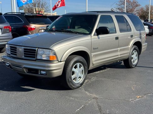 Used 2001 Oldsmobile Bravada AWD image 9