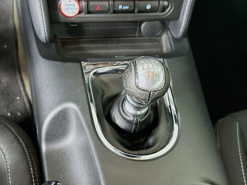 Used 2017 Ford Mustang Coupe image 24