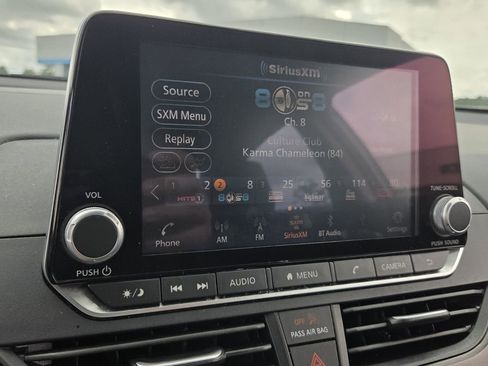 Used 2025 Nissan Altima 2.5 SV FWD image 24