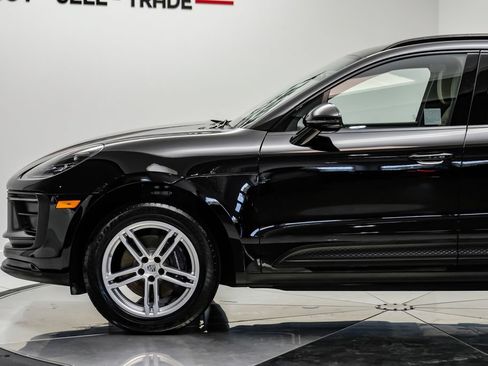 Used 2024 Porsche Macan AWD/4WD image 13