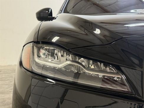 Used 2017 Jaguar F-PACE R-Sport AWD/4WD image 12
