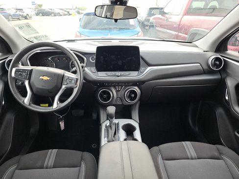 Used 2025 Chevrolet Blazer LT AWD/4WD image 17