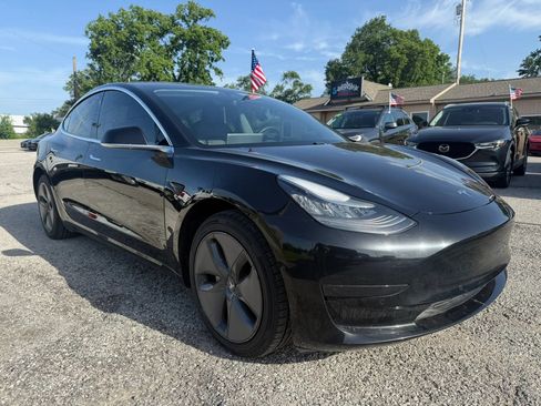 Used 2019 Tesla Model 3 Standard Range RWD image 1