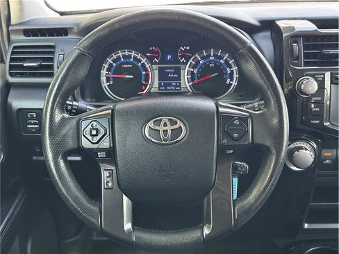 Used 2018 Toyota 4Runner TRD Off-Road Premium w/ TRD Performance Package AWD/4WD image 20