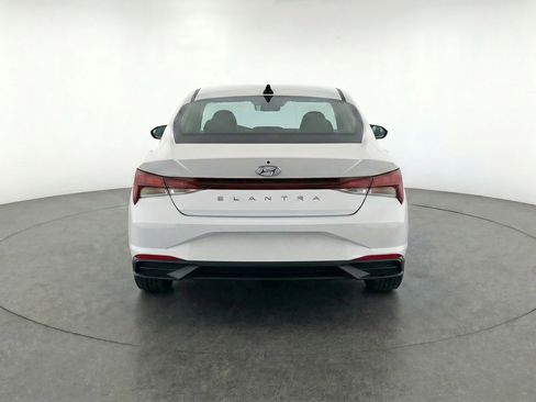 Used 2025 Hyundai Elantra SEL FWD image 7