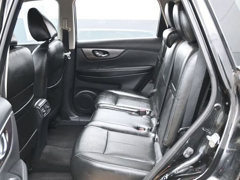 Used 2015 Nissan Rogue S image 26