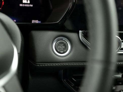 Used 2024 Chevrolet Colorado LT w/ LT Convenience Package II image 19