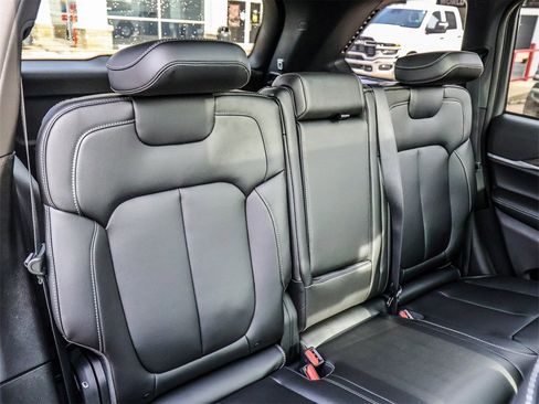 New 2026 Jeep Grand Cherokee Limited image 21