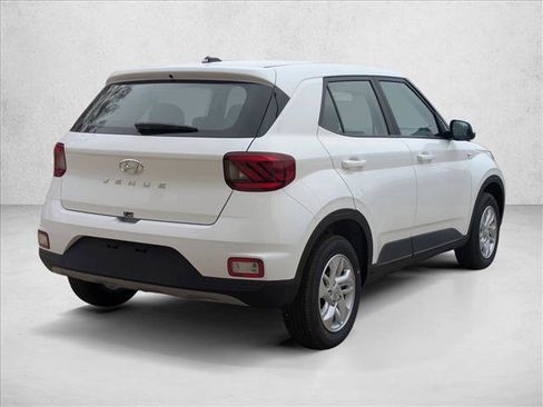 New 2026 Hyundai Venue SE image 2