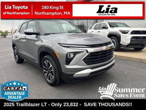 Used 2025 Chevrolet TrailBlazer LT AWD/4WD image 1