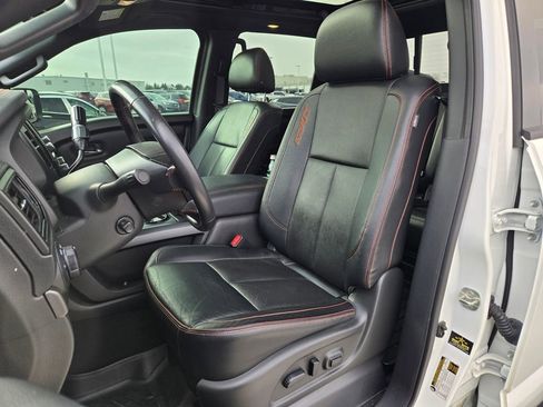 Used 2020 Nissan Titan PRO-4X w/ Pro-4x Convenience Package image 11