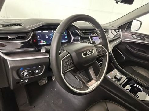 Used 2023 Jeep Grand Cherokee 4WD 4xe w/ Luxury Tech Group II image 14