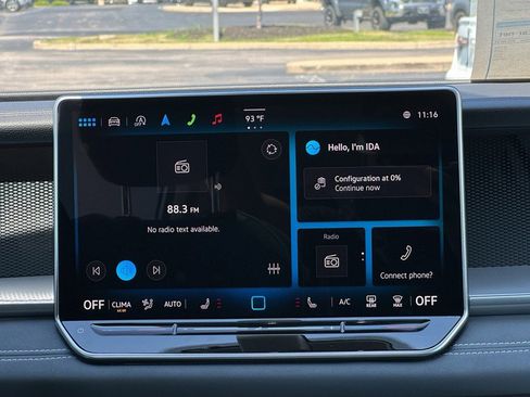 New 2025 Volkswagen Tiguan SE image 11