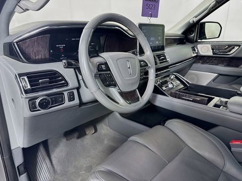 Used 2020 Lincoln Navigator Reserve w/ Luxury Package image 10