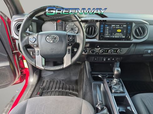Used 2019 Toyota Tacoma TRD Sport AWD/4WD image 9