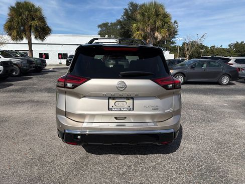 Used 2026 Nissan Rogue Platinum w/ Platinum Premium Package image 5