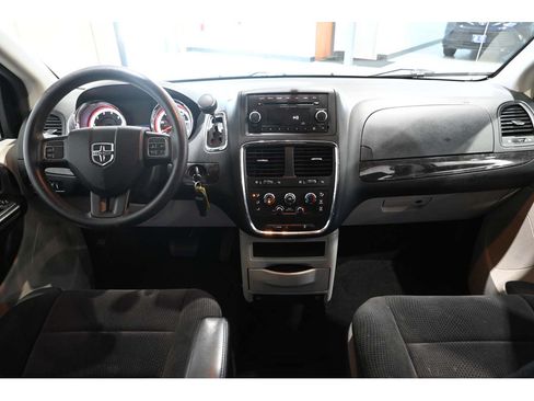 Used 2014 Dodge Grand Caravan SXT FWD image 23