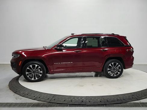 Used 2023 Jeep Grand Cherokee Overland AWD/4WD image 4