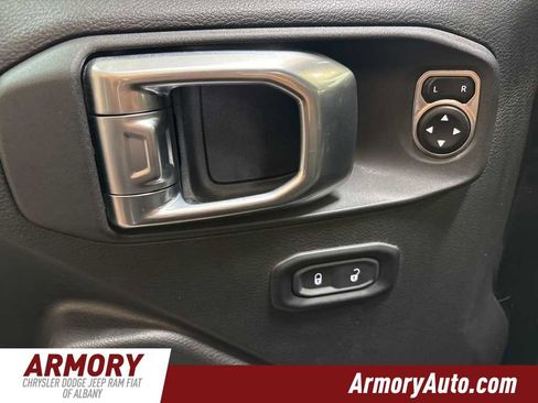 Used 2024 Jeep Wrangler Willys image 8