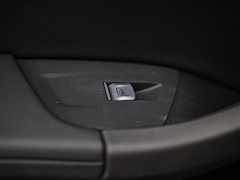 Used 2025 BMW X4 xDrive30i w/ Premium Package image 24