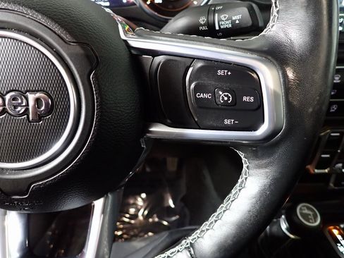 Used 2020 Jeep Gladiator Overland image 23