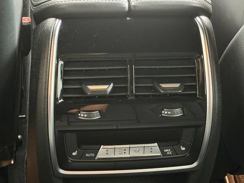 Used 2025 BMW X5 xDrive50e AWD/4WD image 15