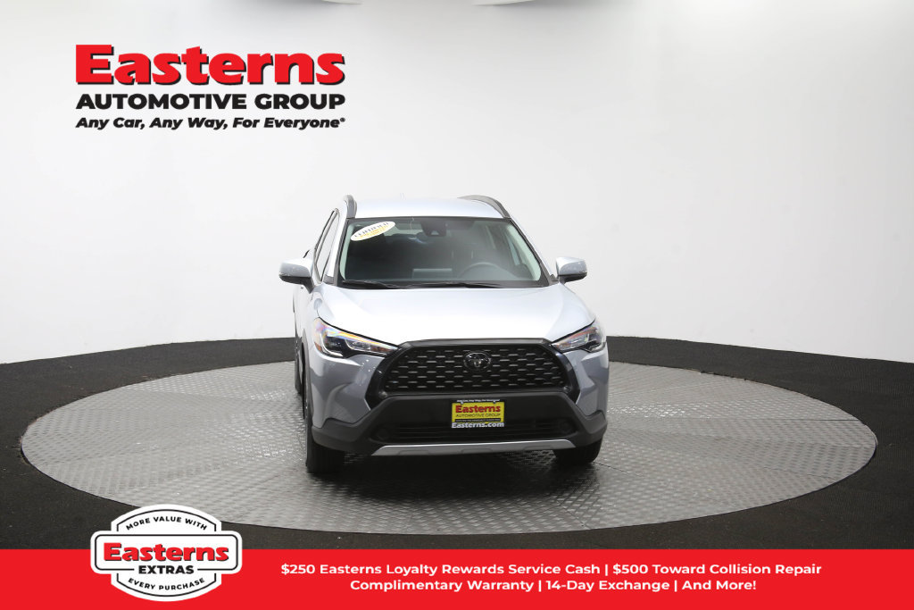 Used 2022 Toyota Corolla Cross LE AWD/4WD image 49