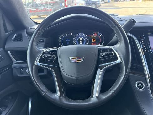 Used 2020 Cadillac Escalade Platinum image 17