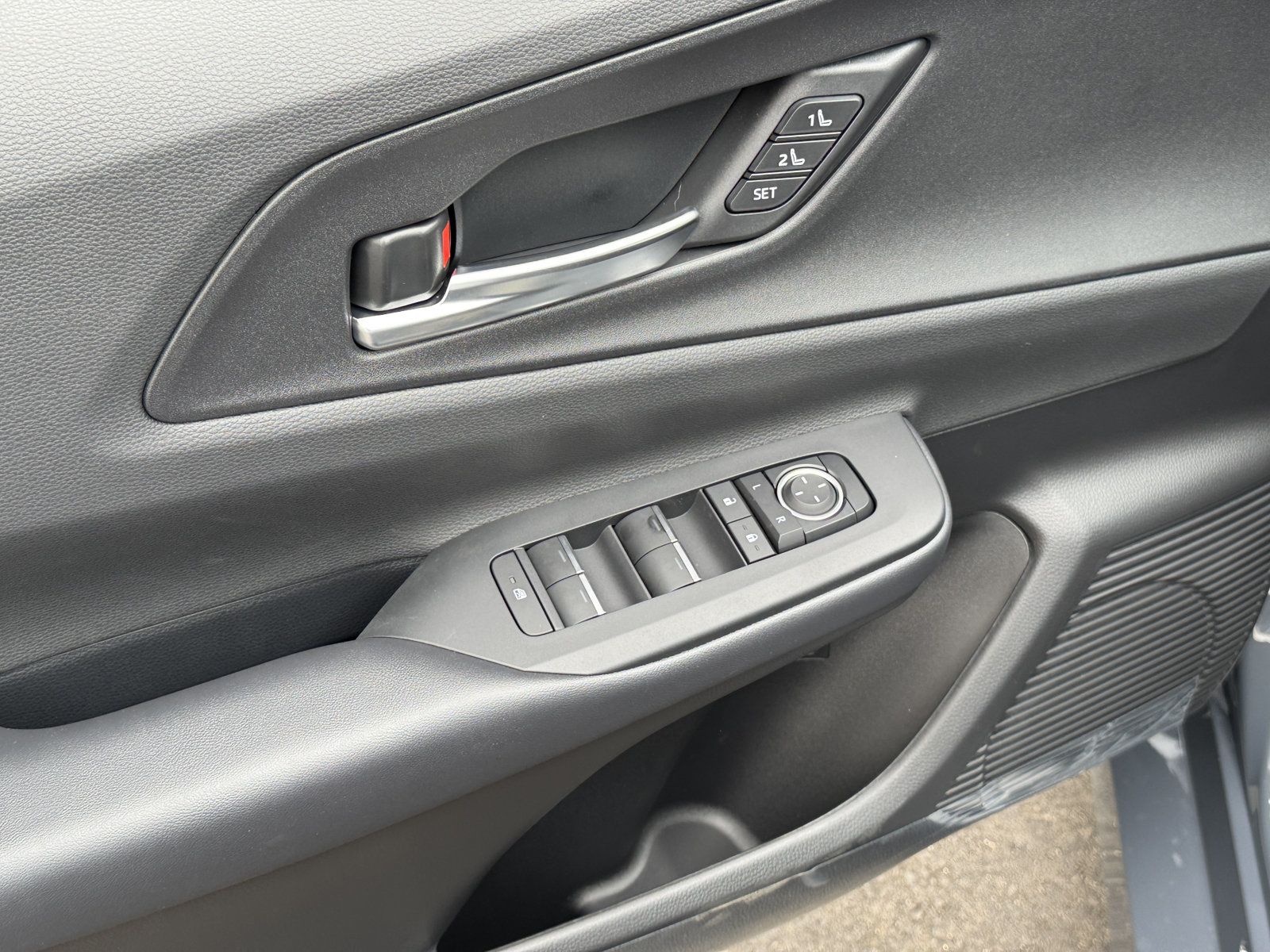 New 2027 Toyota Prius Plug-In Hybrid FWD image 18