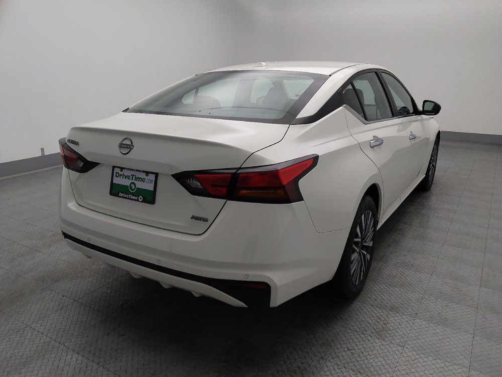Used 2025 Nissan Altima 2.5 SV AWD/4WD image 7