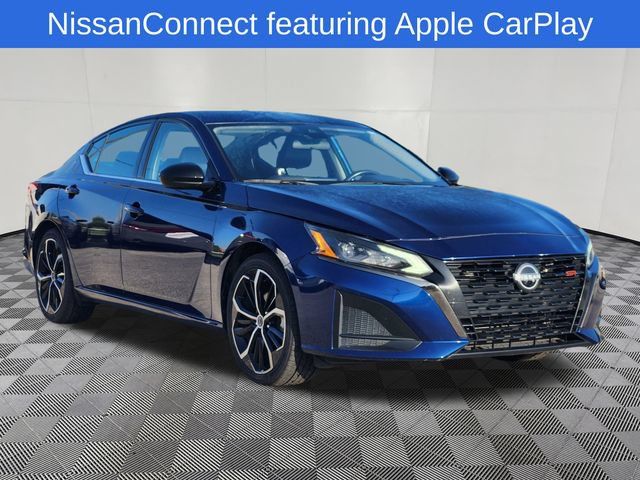 Used 2024 Nissan Altima 2.5 SR FWD image 3