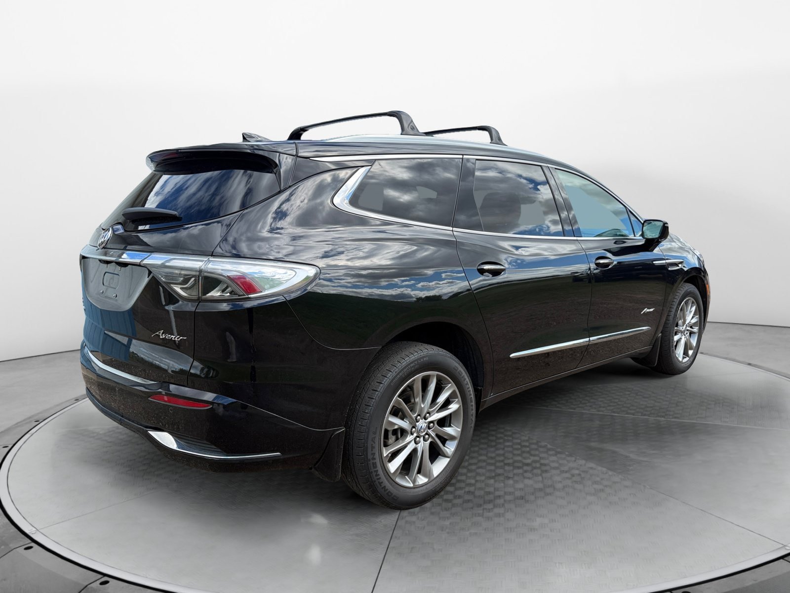 Used 2023 Buick Enclave Avenir AWD/4WD image 5