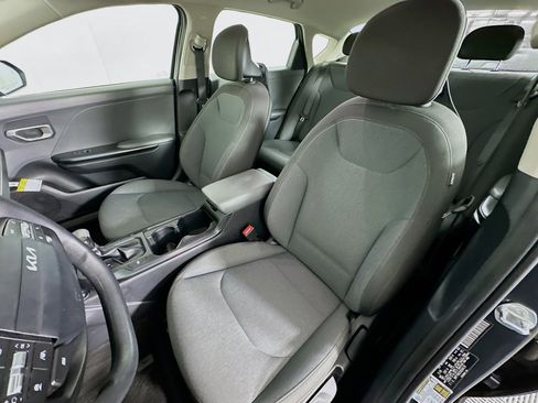 Used 2025 Kia K4 LXS image 13