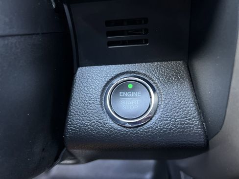 Used 2021 Ford Expedition XLT RWD image 30