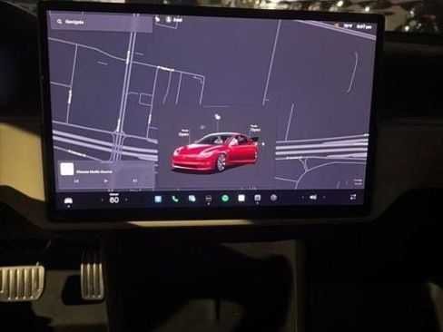 Used 2022 Tesla Model S image 7