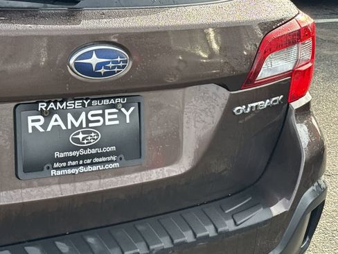 Used 2019 Subaru Outback 2.5i Limited w/ Popular Package #2 image 11