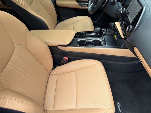 Used 2025 Lexus NX 350 AWD w/ Premium Package image 38