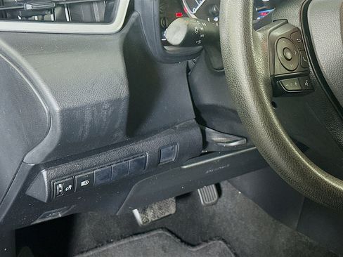 Used 2021 Toyota Corolla LE w/ Carpet Mat Package (TMS) FWD image 16